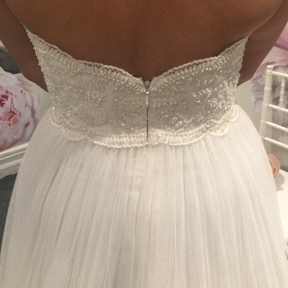 PLUS SIZE WTOO WEDDING GOWN! - Picture 6 of 8